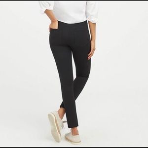 SPANX THE PERFECT BLACK PANT, ANKLE 4 Pocket Size MP LIKE NEW!